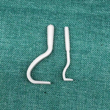 Load image into Gallery viewer, 3PCS/SET Pet Flea Removal Tool Kit Plastic Scratching Hook Remover Pet Cat Dog Grooming Supplies Tick Removal Tool Tweezers Clip