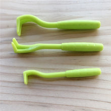 Load image into Gallery viewer, 3PCS/SET Pet Flea Removal Tool Kit Plastic Scratching Hook Remover Pet Cat Dog Grooming Supplies Tick Removal Tool Tweezers Clip